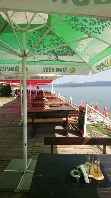 Комплекс Белите Къщи Shtarkelovo Gnezdo Exteriör bild